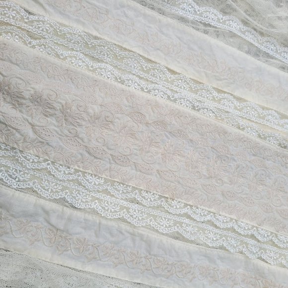 GORGEOUS Lace Open Back Cottagecore Shabby Chic Cream Boho Blouse Believe Anthro - Picture 10 of 10